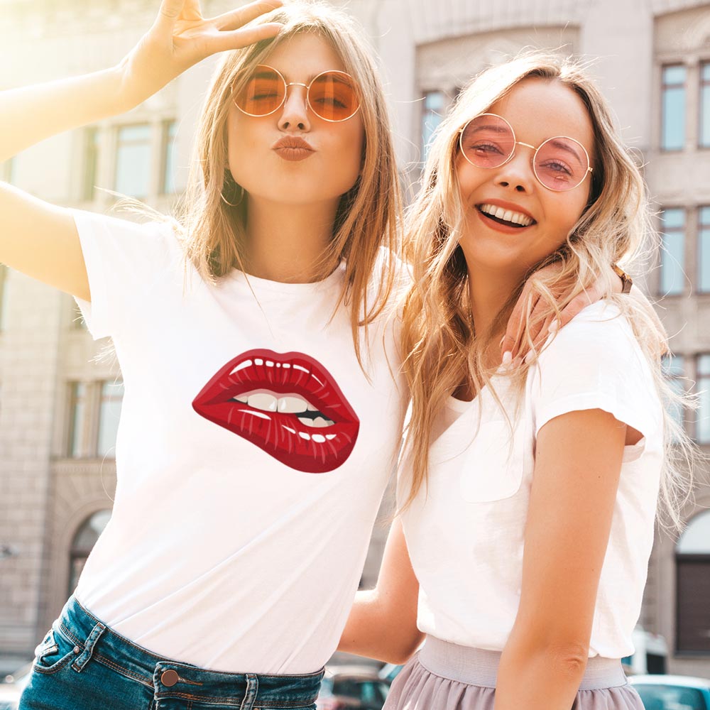 Red Lips Woman T-Shirt - YUNNIK®